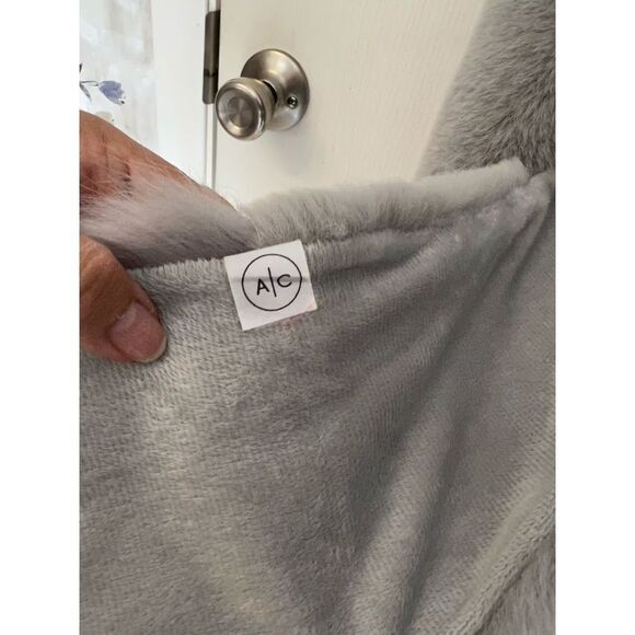 Scarf   - Picture 3 of 3